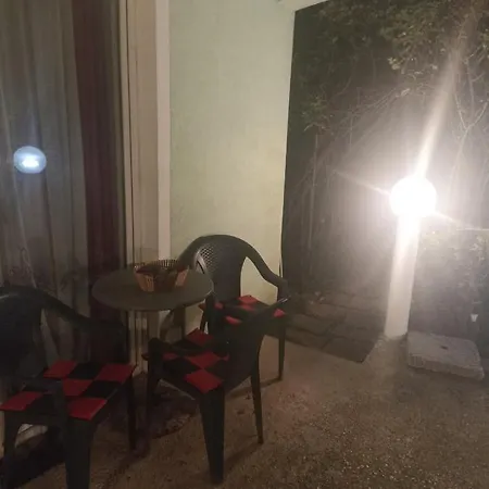 Sleep & Fly - Airport Apartment